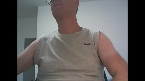 Snapshot of active147 chatting on October 5, 9:24 pm active147 online show from October 5, 9:24 pm