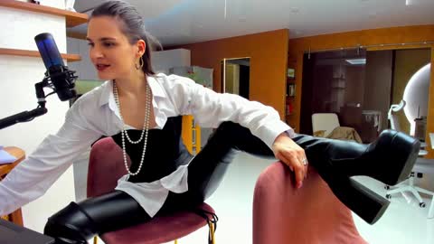 Ada   online show from December 24, 6:50 pm