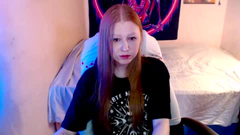 Snapshot of adagretta chatting on May 17, 6:33 am adagretta online show from May 17, 6:33 am