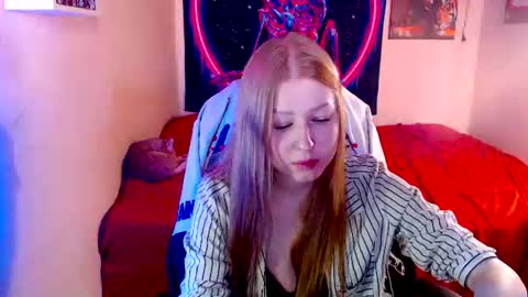 Snapshot of adagretta chatting on July 30, 2:32 am adagretta online show from July 30, 2:32 am