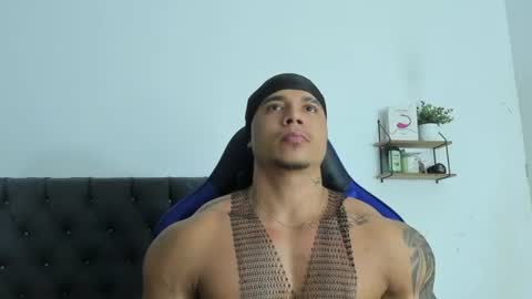 Snapshot of adam_boss chatting on June 28, 8:53 am adam boss online show from June 28, 8:53 am