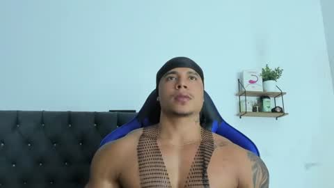 Snapshot of adam_boss chatting on July 9, 11:09 pm adam boss online show from July 9, 11:09 pm