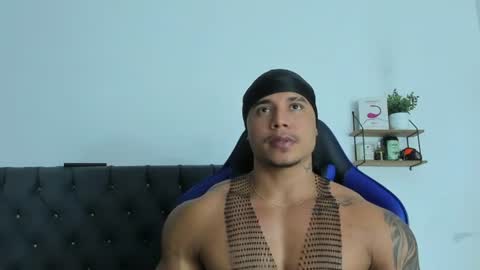 Snapshot of adam_boss chatting on July 21, 8:49 am adam boss online show from July 21, 8:49 am