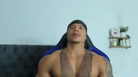 Snapshot of adam_boss chatting on July 27, 7:04 am adam boss online show from July 27, 7:04 am
