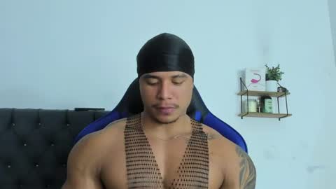 Snapshot of adam_boss chatting on July 31, 9:30 am adam boss online show from July 31, 9:30 am