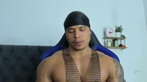 Snapshot of adam_boss chatting on August 1, 8:02 am adam boss online show from August 1, 8:02 am