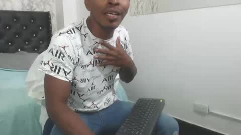 adam_morgan2 online show from September 9, 7:13 pm