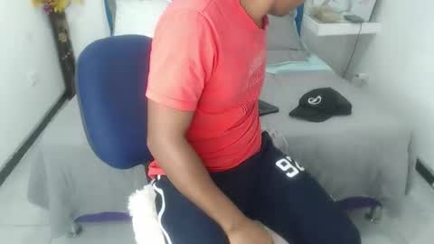 adam_morgan2 online show from November 10, 3:05 am