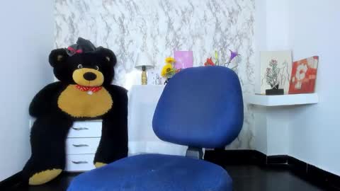 adam_morgan2 online show from March 6, 1:35 am