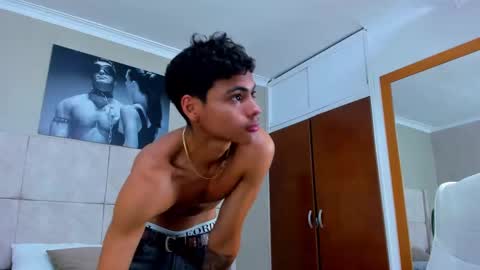 adam_piarse online show from October 4, 8:40 pm