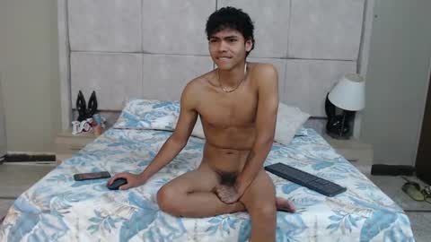 Snapshot of adam_piarse chatting on August 3, 1:48 am adam_piarse online show from August 3, 1:48 am