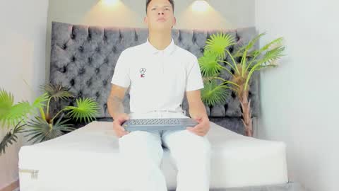 Snapshot of adam_russell2 chatting on March 2, 4:47 am adam_russell2 online show from March 2, 4:47 am