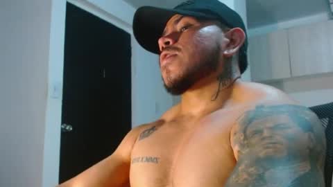 adam shilder7 online show from April 23, 4:03 am