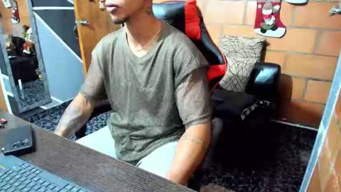 Adam Valencia online show from December 29, 3:44 am