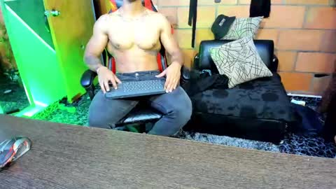 Adam Valencia online show from February 27, 3:14 am