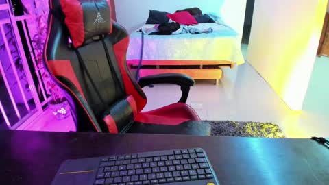 Adam Valencia online show from October 14, 12:22 am