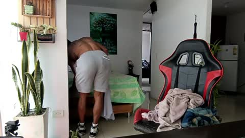 Adam Valencia online show from April 18, 12:09 pm