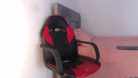 Hello guys excuse my absence I will be absent for several days for health reasons I hope you understand thank you very much. online show from April 19, 4:45 am