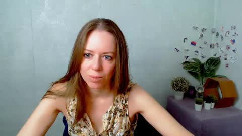 Snapshot of adamais_ chatting on April 28, 4:50 am adamais_ online show from April 28, 4:50 am