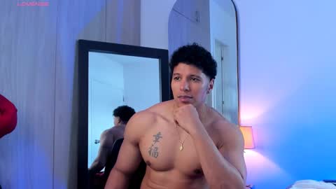 adambrocs1 online show from January 18, 5:17 pm