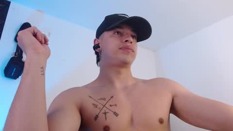 Snapshot of adamkeith_1 chatting on November 22, 5:01 pm ADAM online show from November 22, 5:01 pm