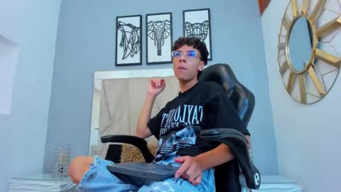 Adams Bobby online show from November 7, 11:54 am