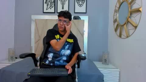 Adams Bobby online show from November 14, 11:42 am