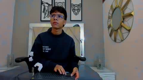 Adams Bobby online show from November 20, 11:21 am