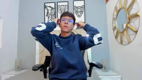 Adams Bobby online show from January 10, 11:34 am