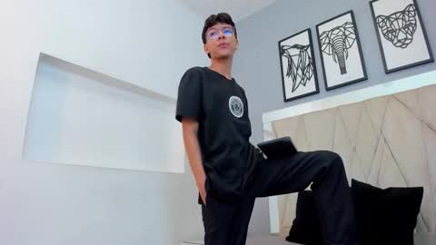 Adams Bobby online show from February 7, 11:47 am