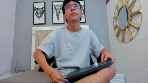 Adams Bobby online show from April 21, 11:05 am