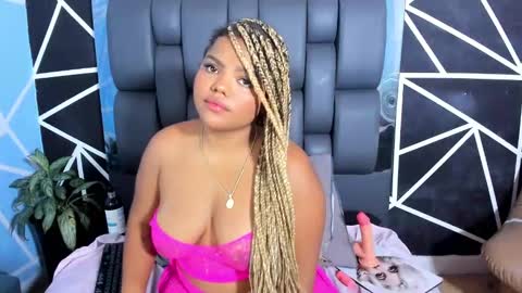 Snapshot of adams_cloe chatting on February 22, 1:02 pm Cloe Adams online show from February 22, 1:02 pm