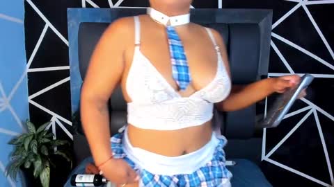 Snapshot of adams_cloe chatting on March 4, 10:13 am Cloe Adams online show from March 4, 10:13 am