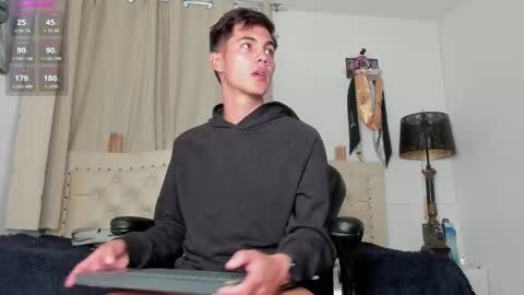 Adams online show from February 6, 9:28 pm