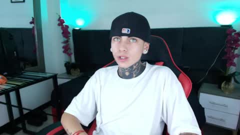 AdamsWalkerr  online show from April 23, 3:03 pm