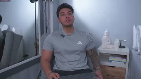 Snapshot of adan_johns chatting on June 16, 5:04 pm Adan Johns online show from June 16, 5:04 pm