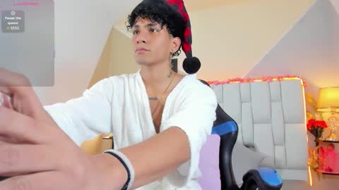 Adan Oriol online show from December 3, 4:09 am