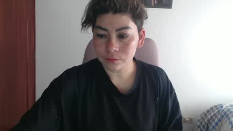 Snapshot of adan_romanoff chatting on September 11, 4:40 pm adan_romanoff online show from September 11, 4:40 pm