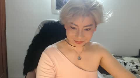 Snapshot of adan_romanoff chatting on October 25, 5:48 am adan_romanoff online show from October 25, 5:48 am