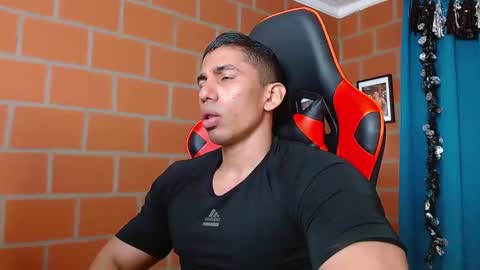 Adan Sin online show from December 31, 4:46 pm