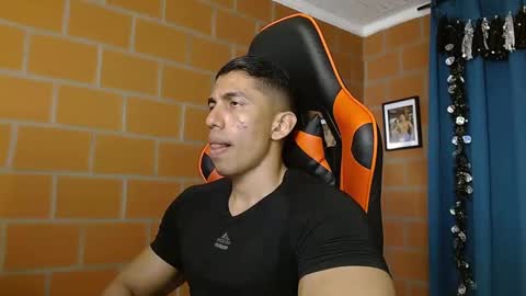 Adan Sin online show from February 17, 7:10 pm