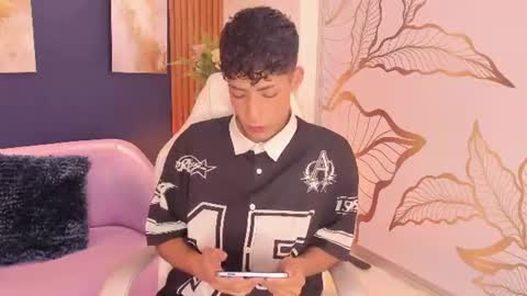 Snapshot of adann_scott chatting on June 23, 12:36 pm Adan online show from June 23, 12:36 pm