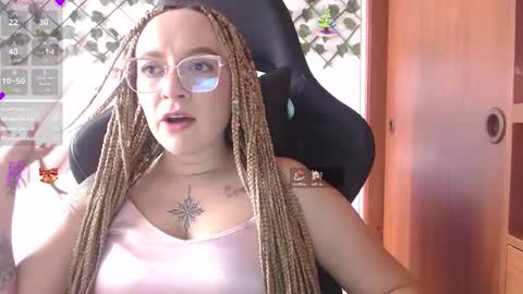 Snapshot of adaraah_ chatting on December 14, 8:13 pm adaraah online show from December 14, 8:13 pm