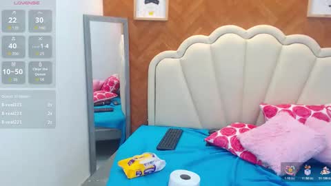 adarose_ online show from November 23, 10:48 am