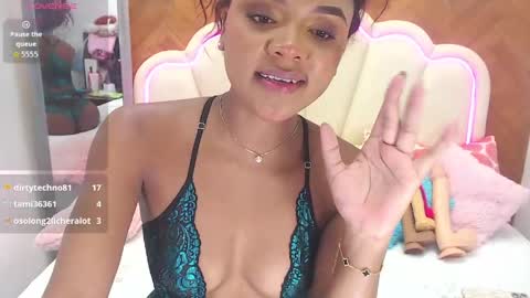 adarose_ online show from June 7, 11:30 pm