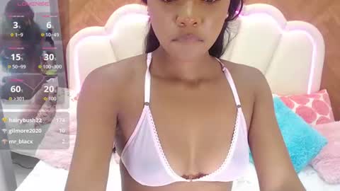 adarose_ online show from June 11, 2:53 am