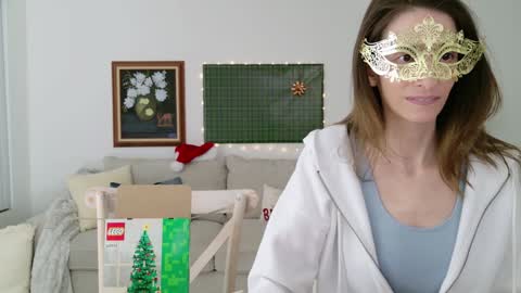 Snapshot of addieroseone chatting on December 20, 3:03 am Addison Rose I am currently away for the holiday weekend. Streams start again on 1242024. Enjoy the holiday online show from December 20, 3:03 am