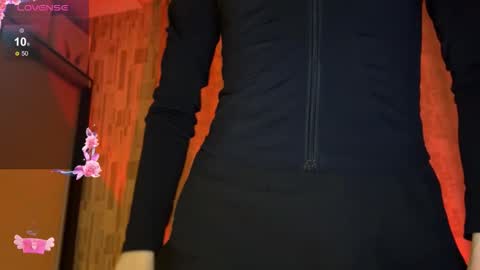 Snapshot of adel_evans chatting on February 16, 12:07 am Adele online show from February 16, 12:07 am