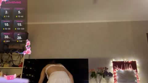 Snapshot of adel_evans chatting on March 13, 10:49 pm Adele online show from March 13, 10:49 pm