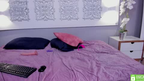 Adela Worsth online show from February 1, 6:08 pm